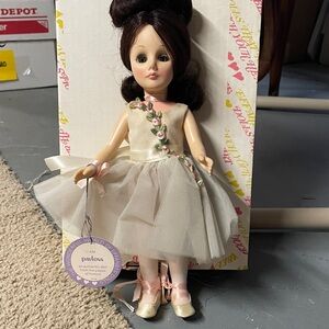 Effanbee pavlova  Doll with Cream ballet dress and Pink Details